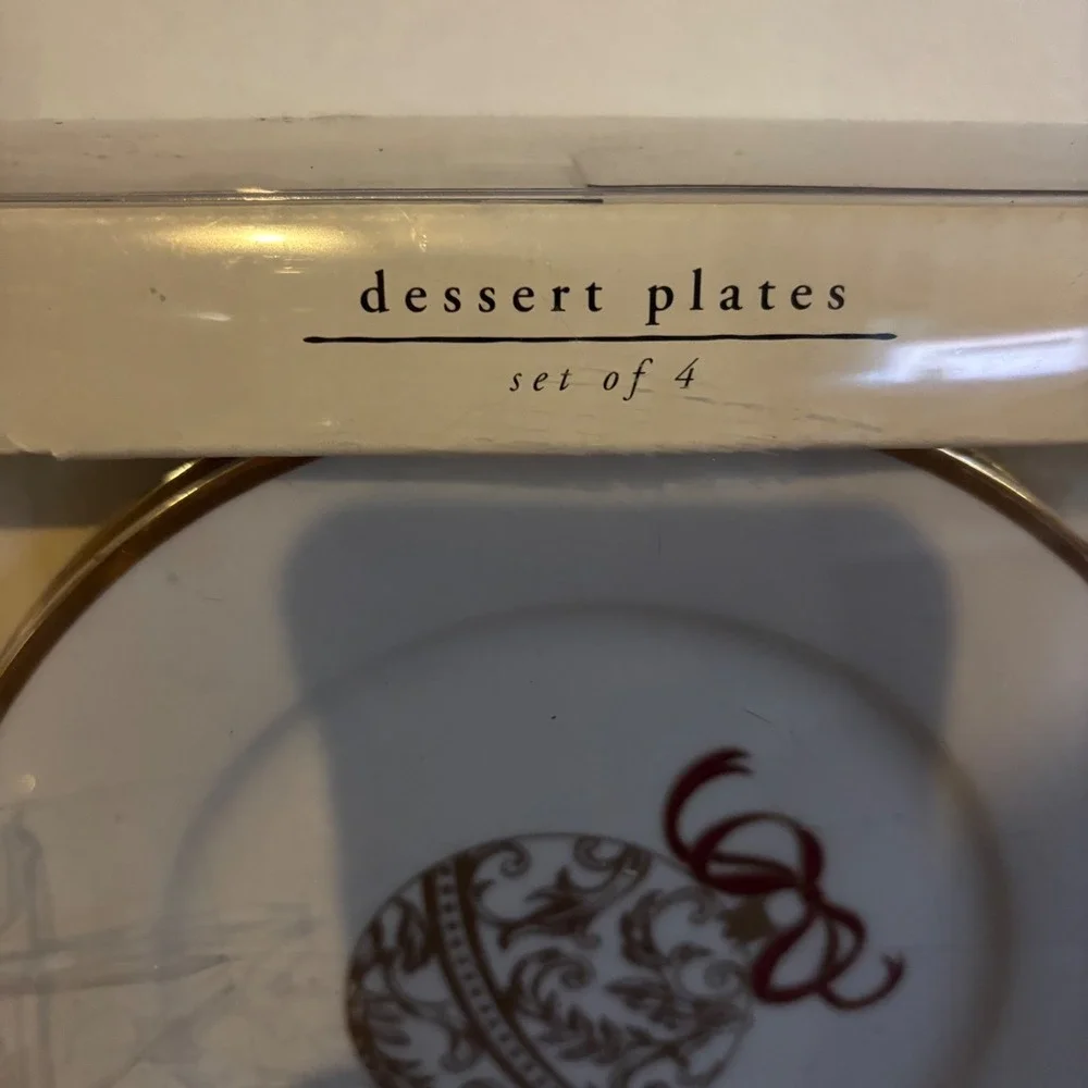 Pier 1 Dessert Plates Holiday Set of 4 White Gold New Open Box - Picture 4 of 5